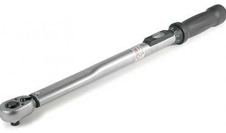 Why You Need a Torque Wrench to Ensure Proper Bolt Tightening Proper Use of a Torque Wrench