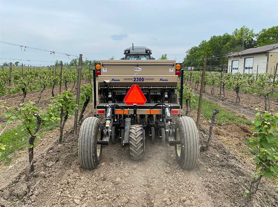 Best no till drill for cover crops Seed Metering and Distribution