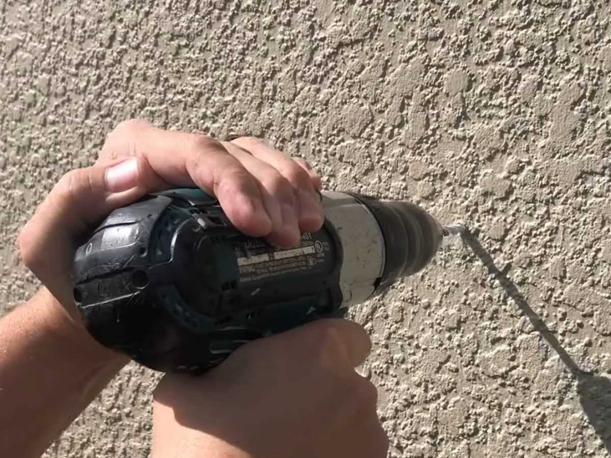 How to Drill into Stucco Without Cracking It: Expert Tips 3. Inserting the Wall Anchor