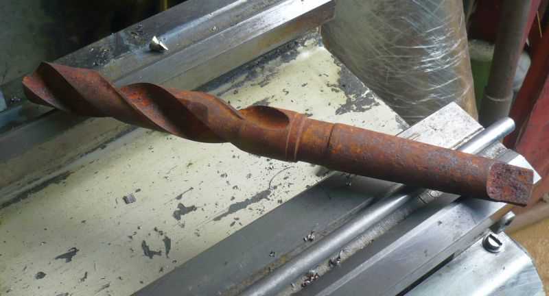 Easy Ways to Remove Rust from Drill Bits Scrubbing with Baking Soda and Water