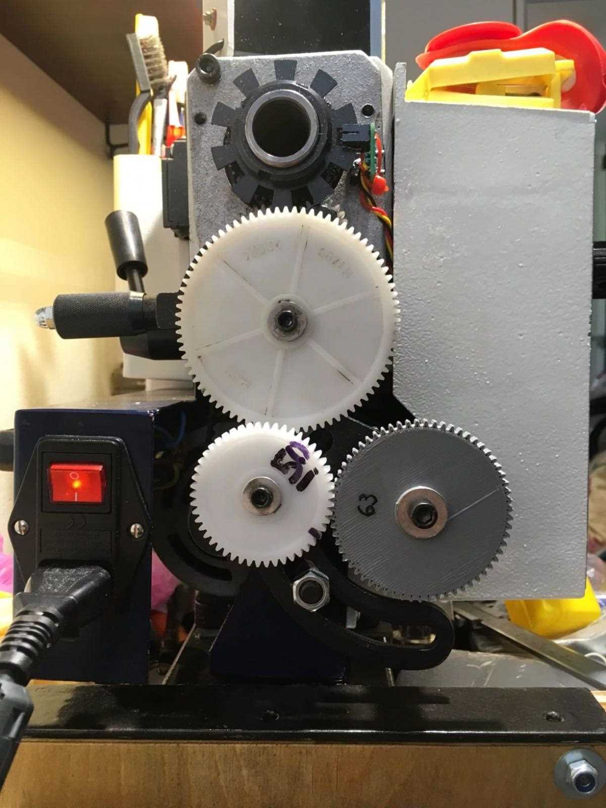 Step-by-step guide on cutting metric threads on an imperial lathe 2. Determine the thread parameters