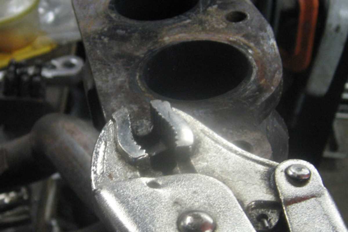 Expert Tips and Tricks: Removing Broken Bolts from Engine Blocks Apply Penetrating Oil