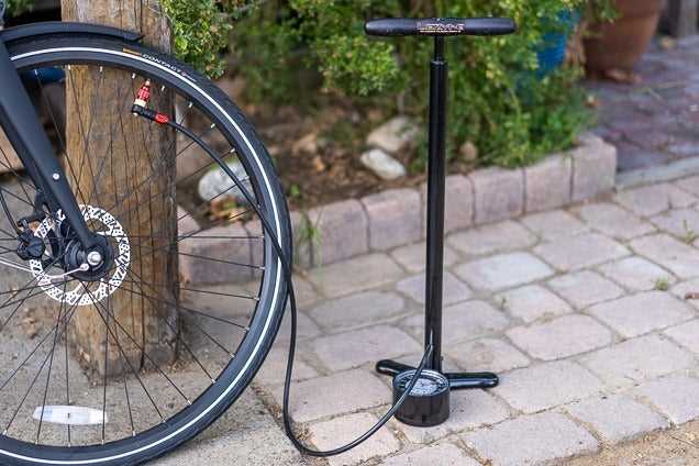 How to Fill a Bike Tire with an Air Compressor Test the pressure