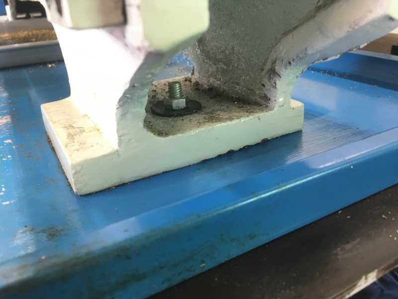 Simple Steps to Level a Lathe: Essential Guide for Beginners Step 3: Use a spirit level to check the lathe's level