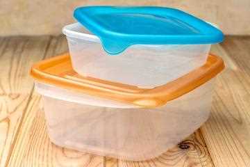 How to Create a Hole in a Plastic Bucket Without a Drill Method 3: Using a Sharp Knife