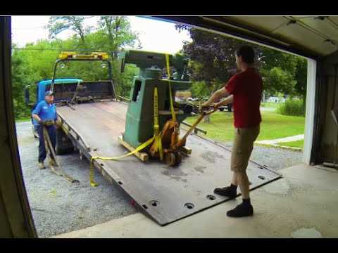 How to Safely Move a Lathe: Step-by-Step Guide 4. Moving Blankets or Padding Material