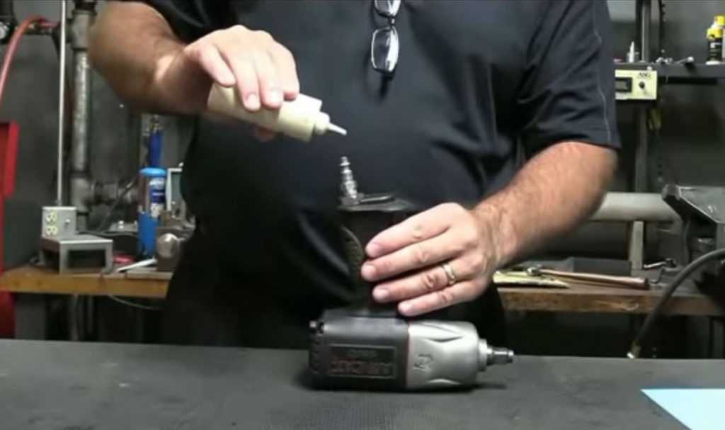 How to Properly Oil Your Air Impact Wrench for Maximum Performance 1. Why is it important to oil an air impact wrench?