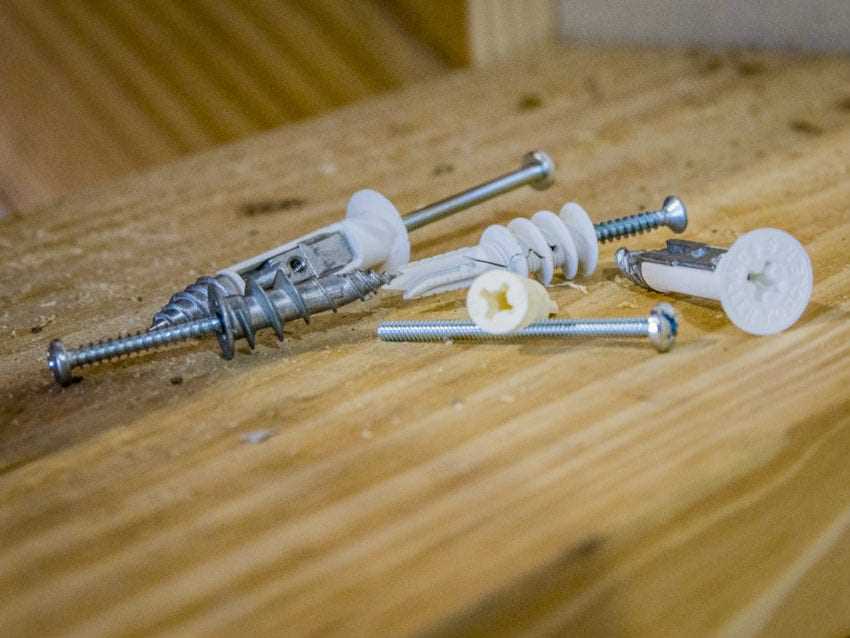 How to Install Screw Anchors in Drywall Without a Drill 5. Ease of Removal