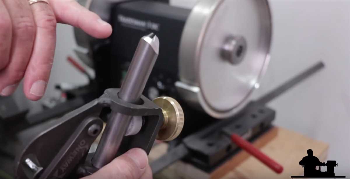 Learn how to sharpen lathe tools without a grinder - Step-by-step guide Step 2: Inspect the lathe tools