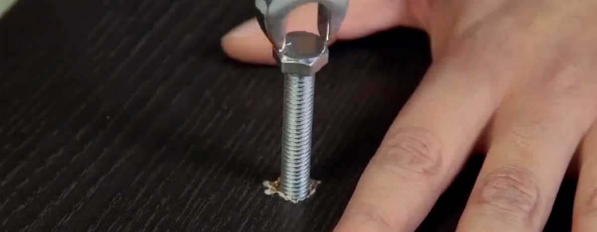 How to unscrew a bolt without a wrench - Easy and Effective Methods Materials: