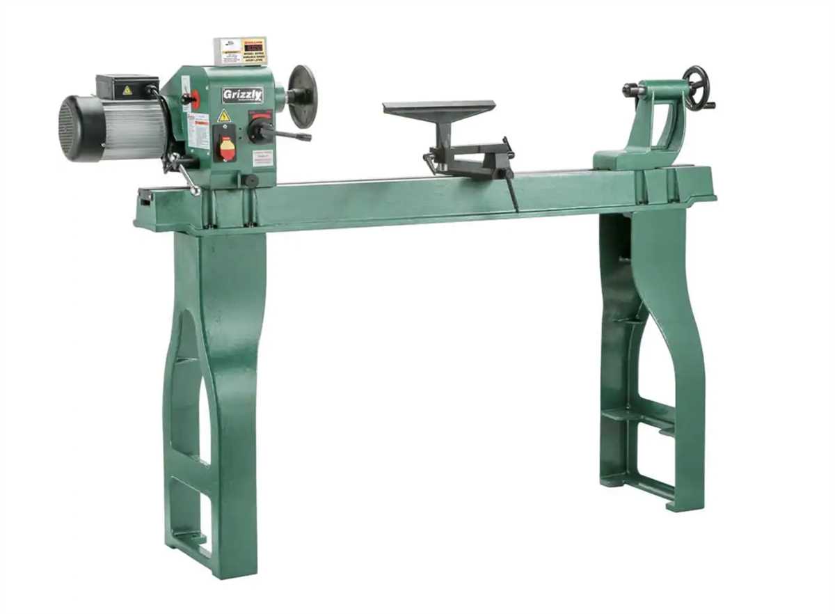 How to Use a Wood Lathe Machine: A Step-by-Step Guide Installing the faceplate or chuck