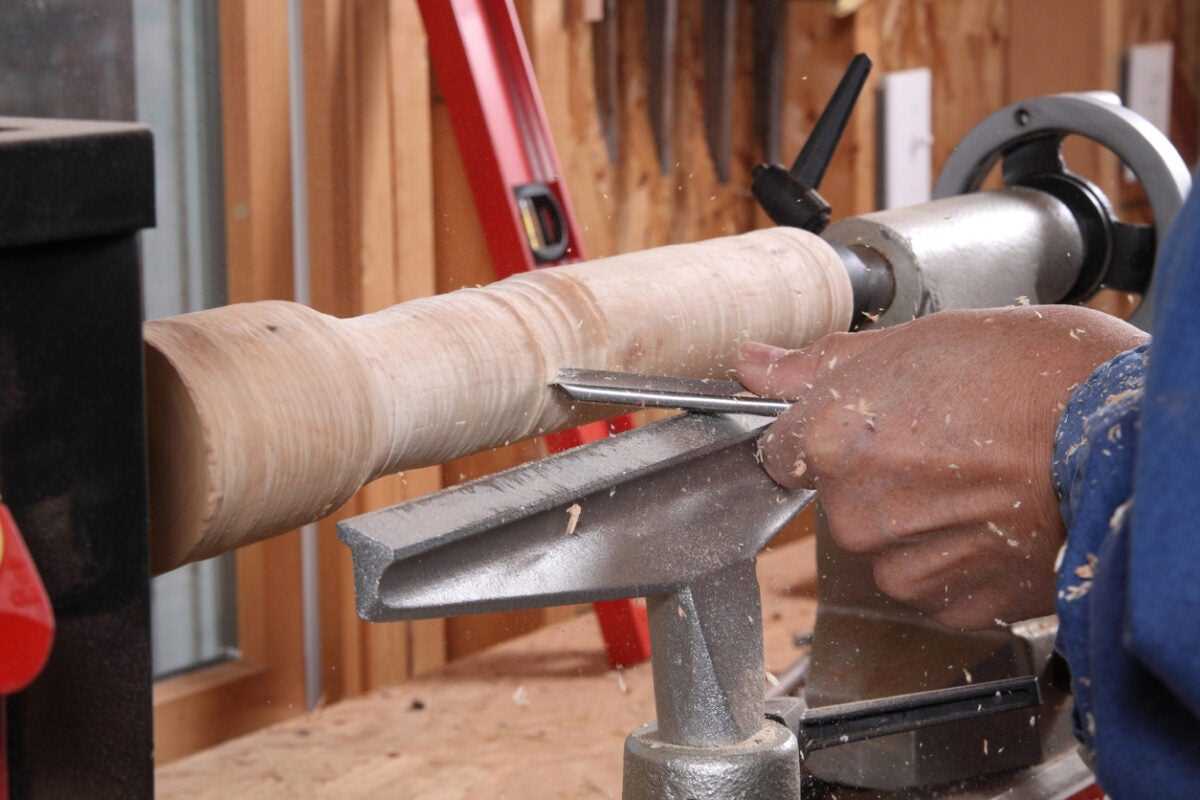 How to Use a Wood Lathe Machine: A Step-by-Step Guide 1. Prepare the Wood