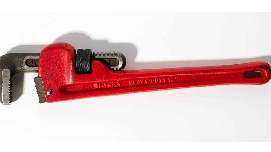 Step-by-Step Guide: How to Use an Adjustable Wrench Properly Professional Maintenance