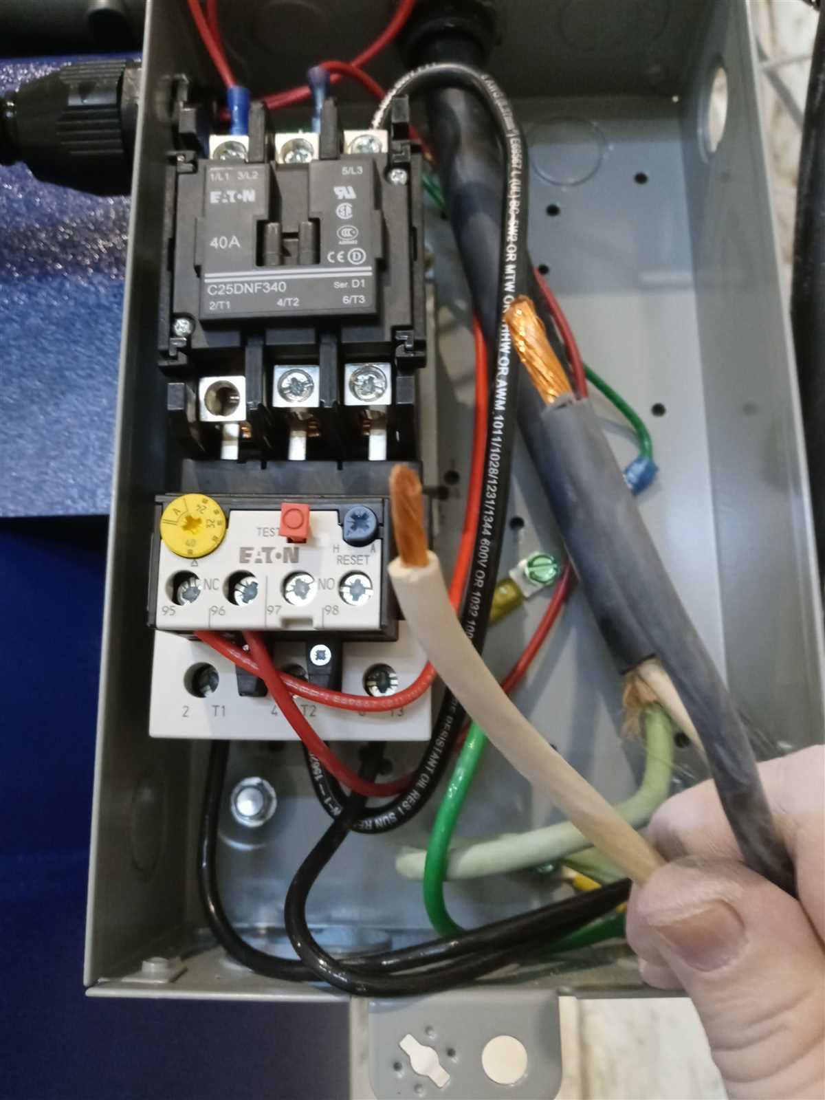 Wire the air compressor motor