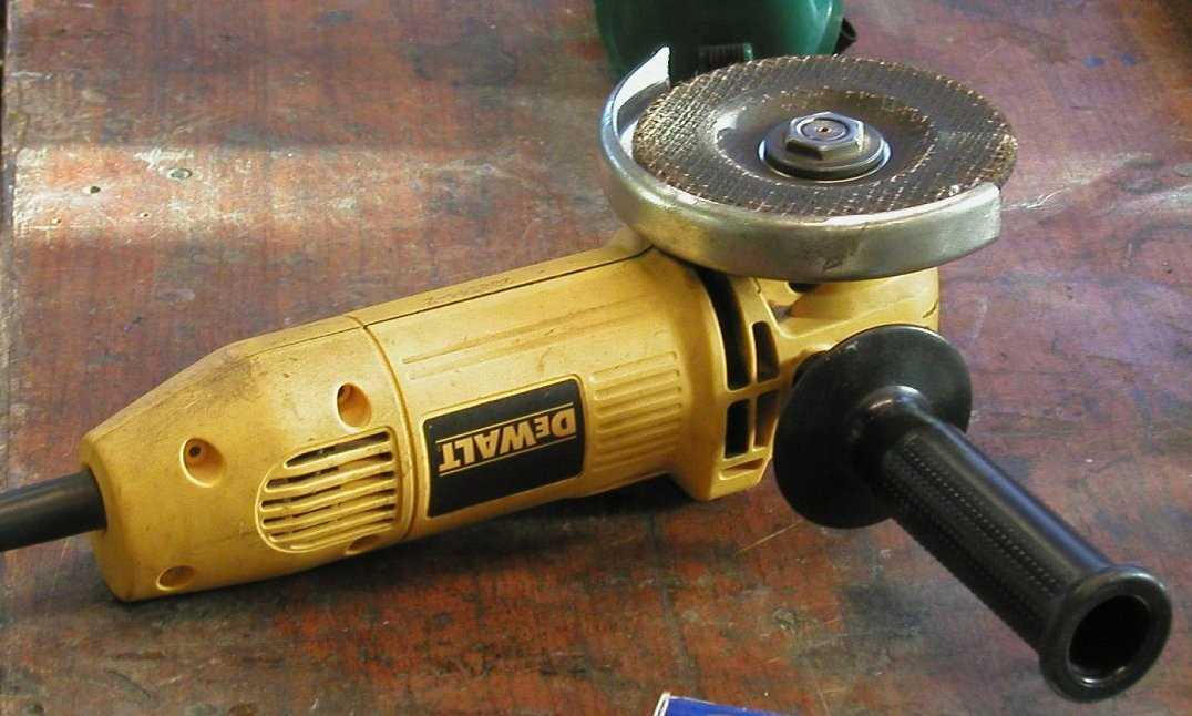 What is an angle grinder? 7. Adjustable Guard