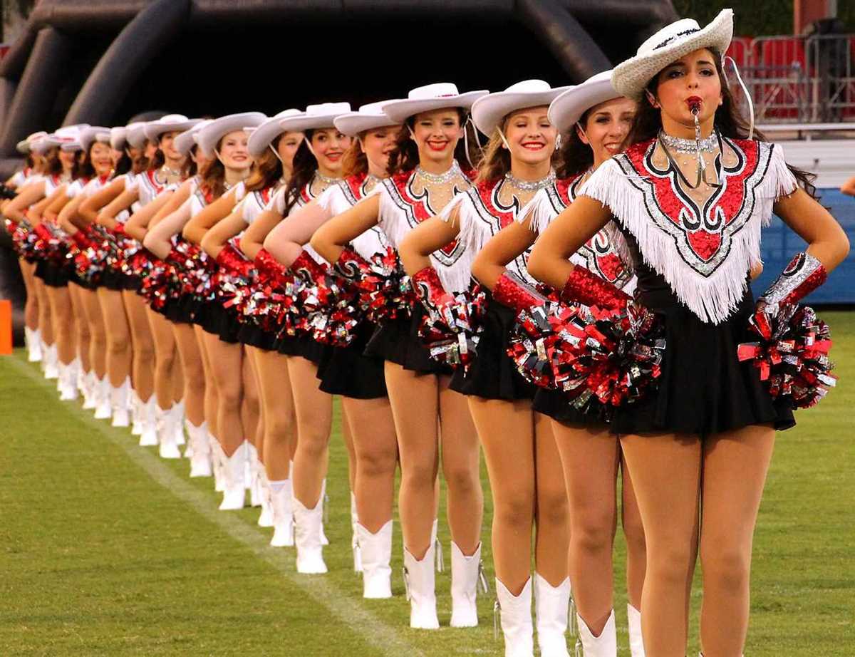 What is Drill Team in High School: Everything You Need to Know 1. Dance Skills