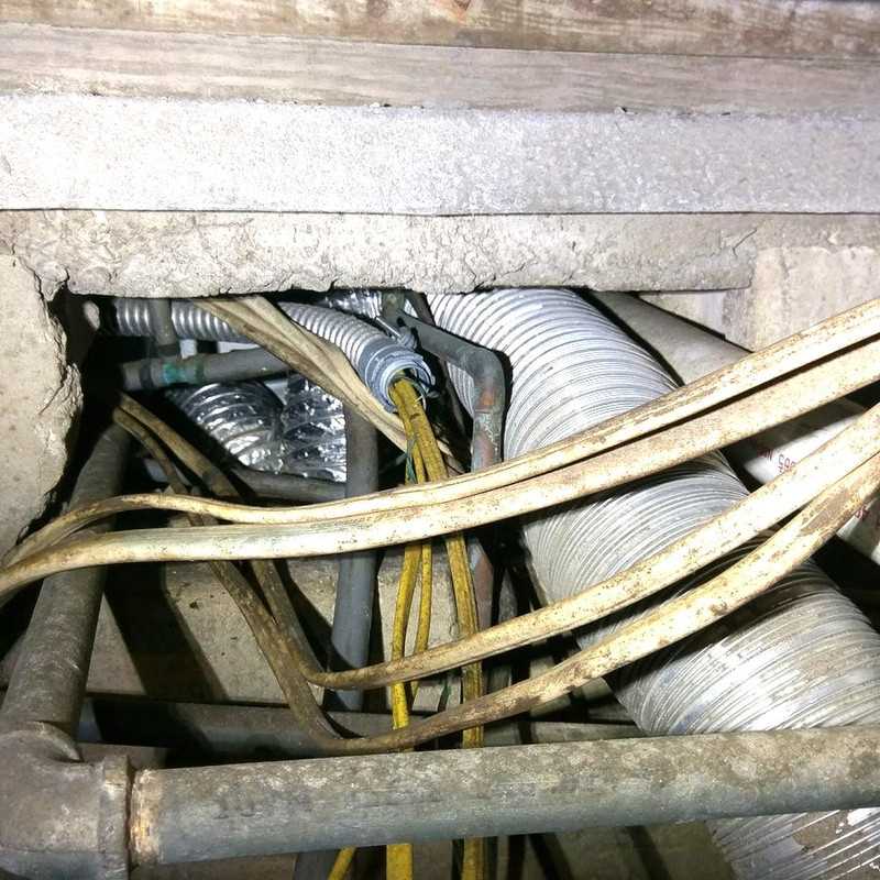 What Size Hole Do You Drill for Electrical Wire? 3. 10-Gauge Wire